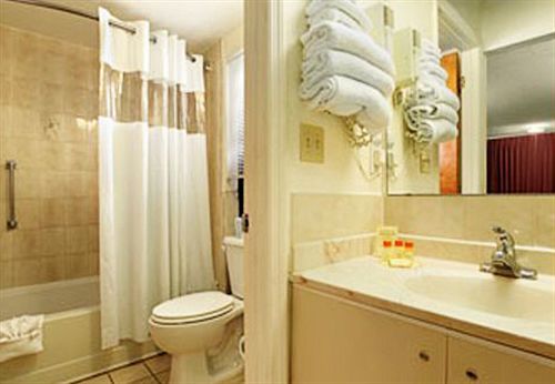 Express Inn & Suites Clearwater Pinellas Park Habitación foto