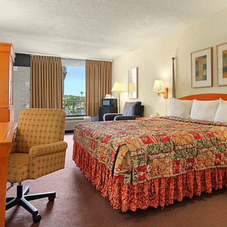 Express Inn & Suites Clearwater Pinellas Park Habitación foto